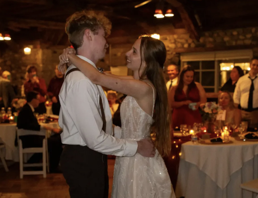 Small microwedding Michigan